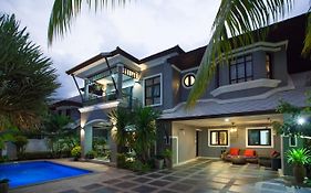 Baan Santhiya Private Pool Villas - Free Tuk-Tuk Service To The Beach!